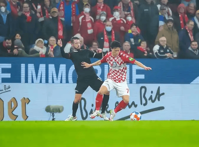 pg模拟器导航官宣日德甲焦点战，柏林联合完成主帅复盘，引发热议，资深球员宣示担当的简单介绍