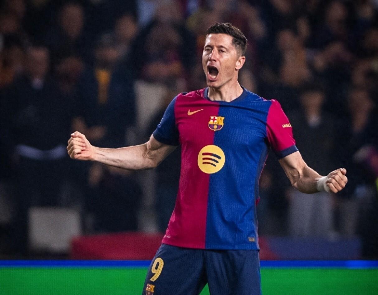 pg中国网站莱万多夫斯基连续十二场比赛得分超过高光表现，切尔西挑战极限！的简单介绍