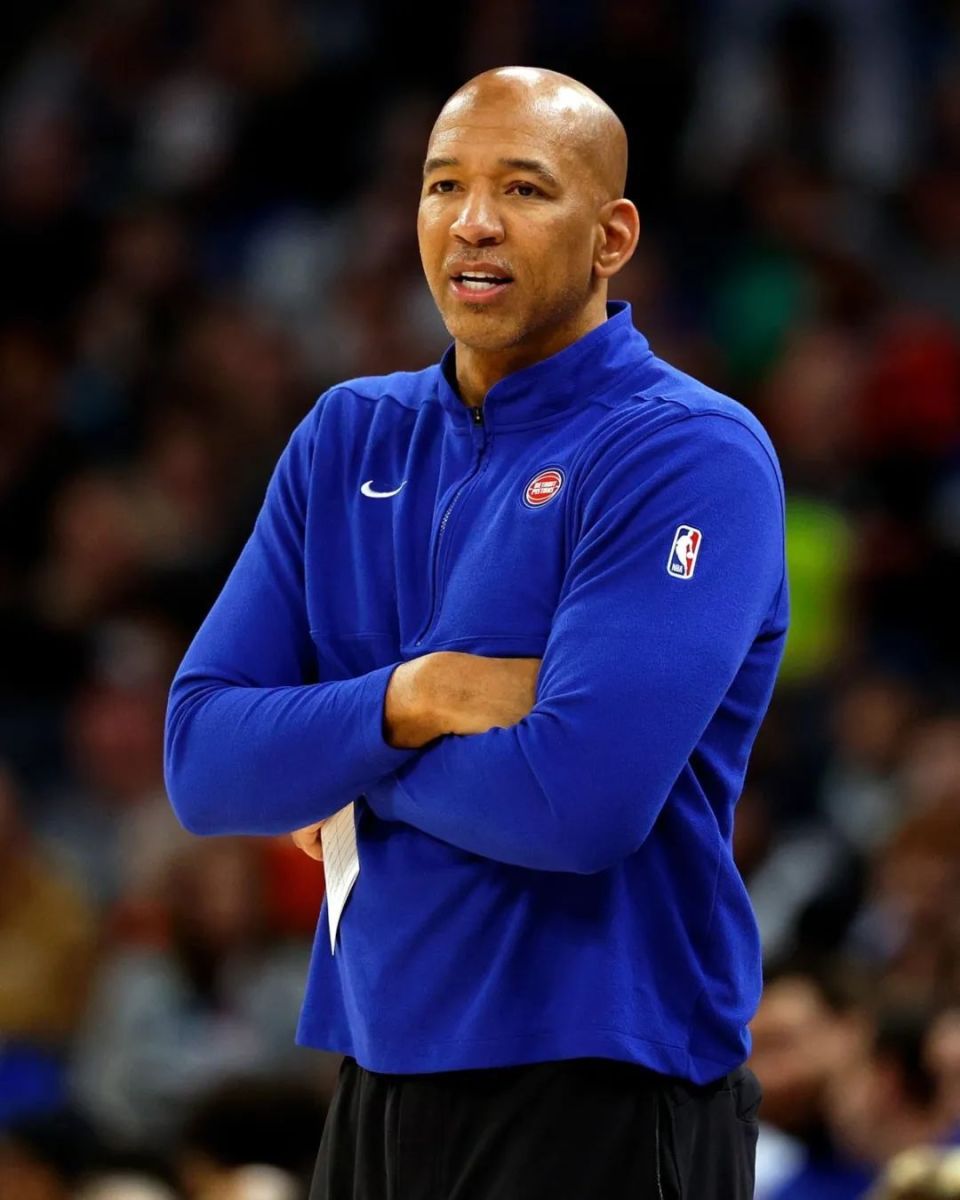 关于德国杯赛程吃紧，洛杉矶湖人今夜战术微调，更衣室稳定，更衣室氛围转暖的信息