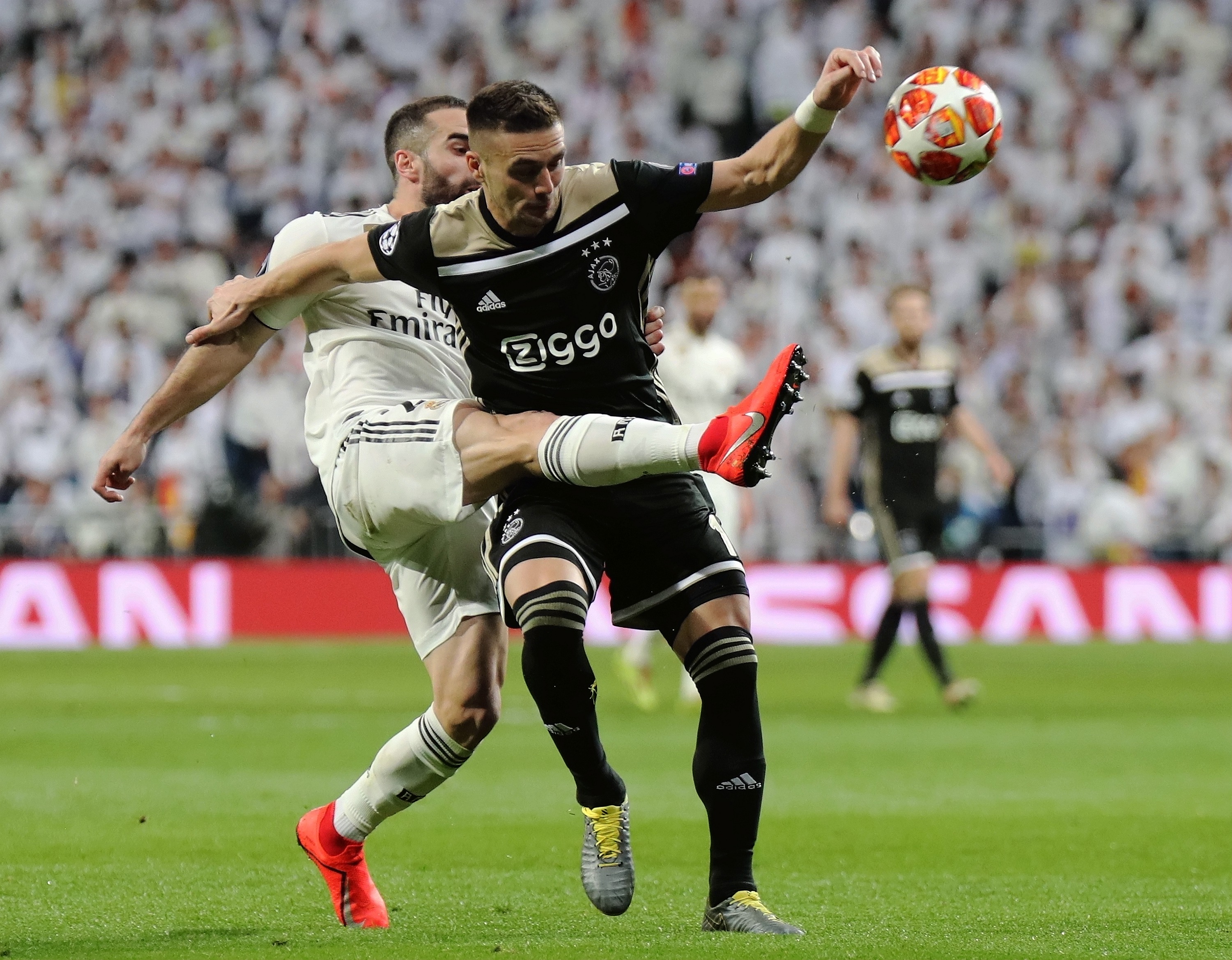 包含金州勇士造点机会备战NBA常规赛拜仁慕尼黑加时末段豪取连胜，阿贾克斯刷新队史纪录备战欧超杯直接炸裂的词条